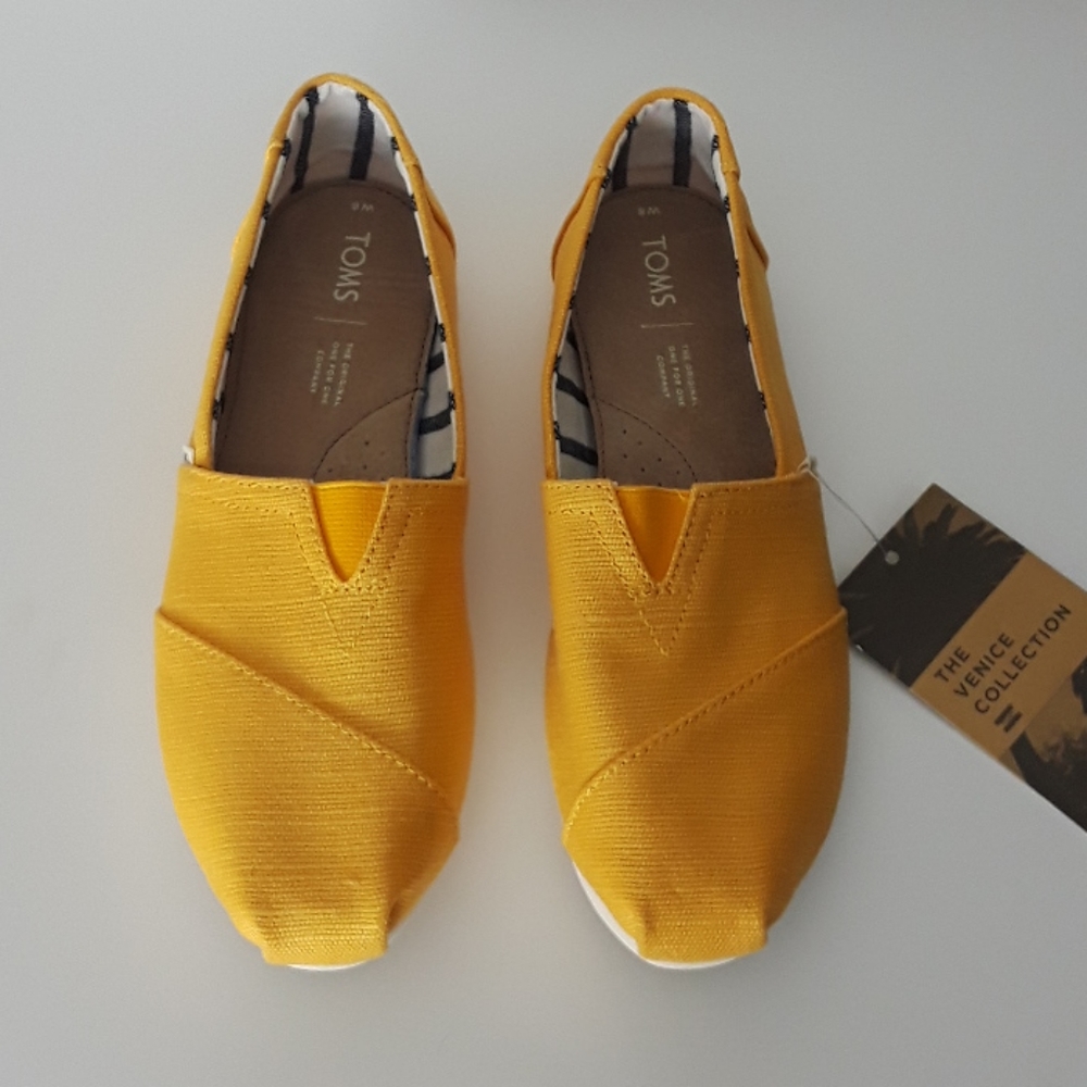 Toms yellow/gold new w/out box classic Venice 6.5
